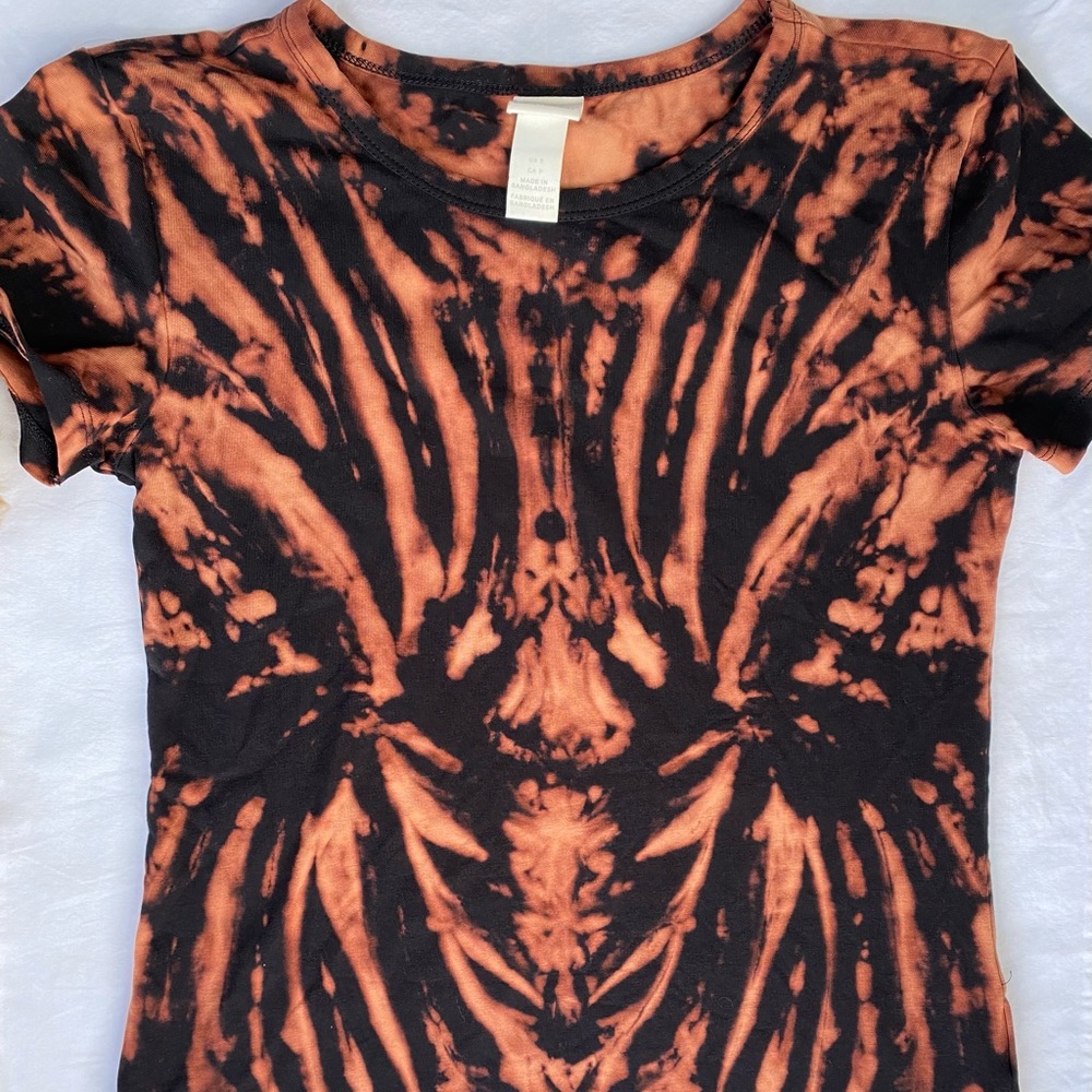 H&M bleach die t shirt.